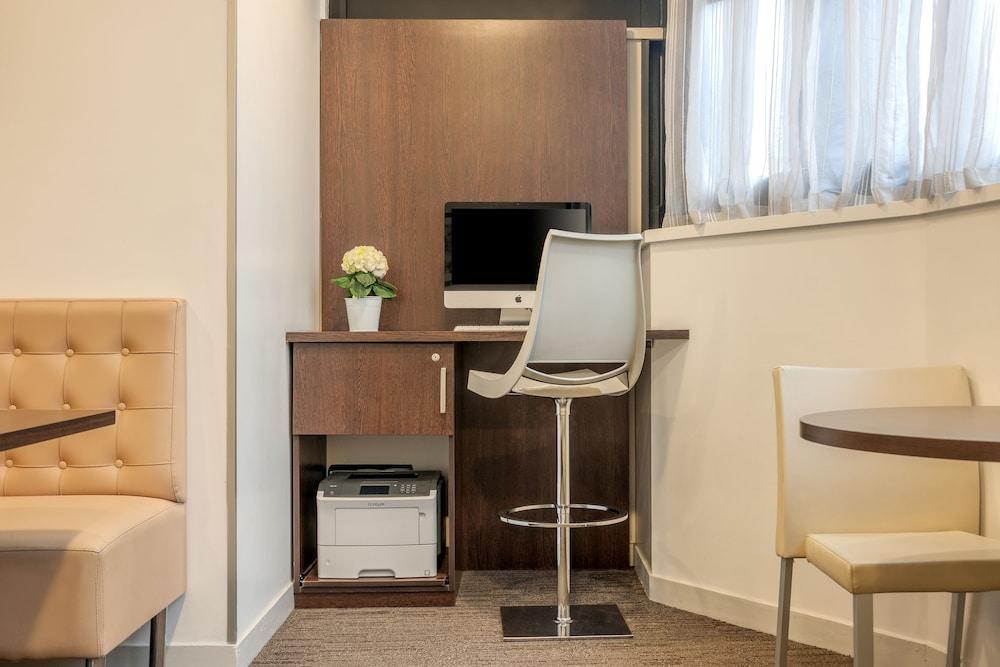 Aparthotel Citadines République Parigi Esterno foto