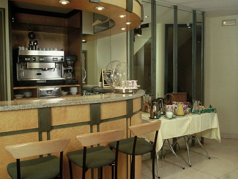 Aparthotel Citadines République Parigi Esterno foto