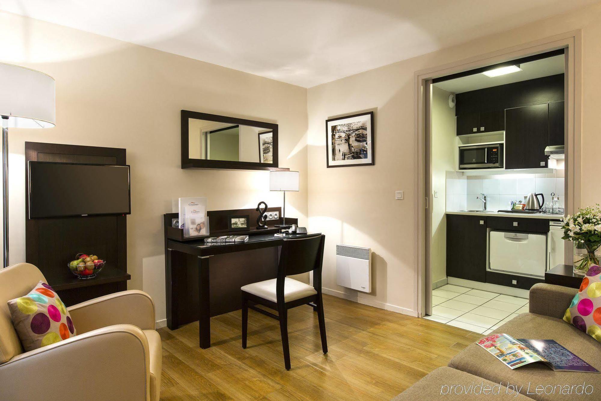 Aparthotel Citadines République Parigi Esterno foto