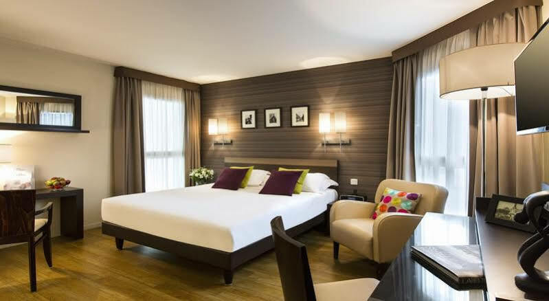 Aparthotel Citadines République Parigi Esterno foto